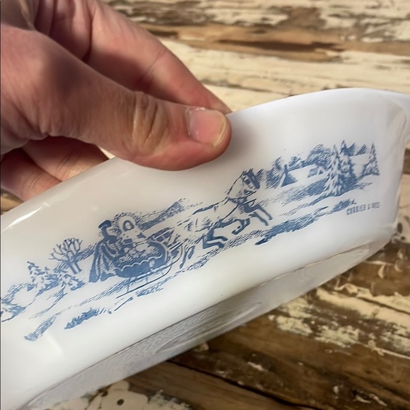 Vintage Blue and White Bakeware Dish - Picture 6 of 10